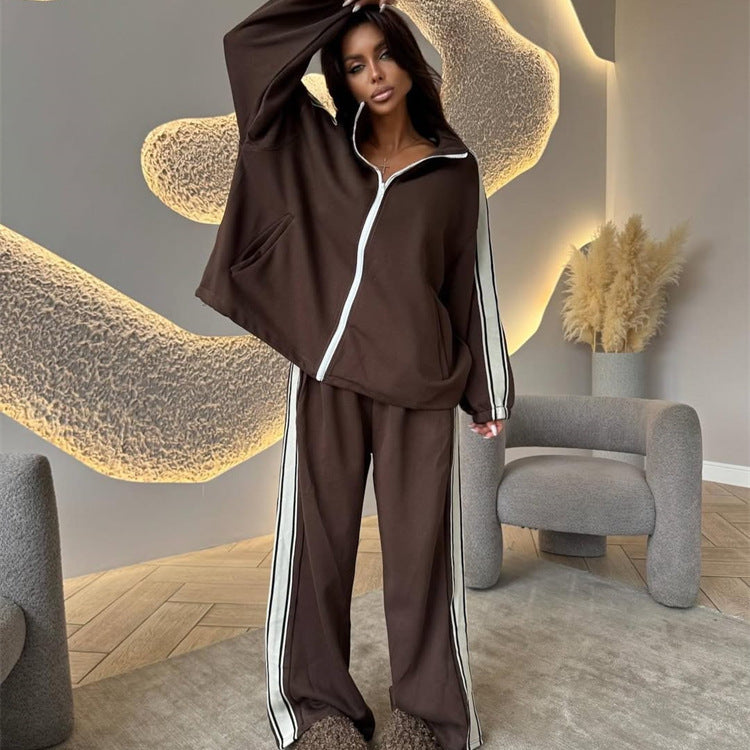Ensemble d'entraînement oversize doux pour femmes avec veste zippée et pantalon de jogging taille haute large avec bandes contrastées Echo Archiv