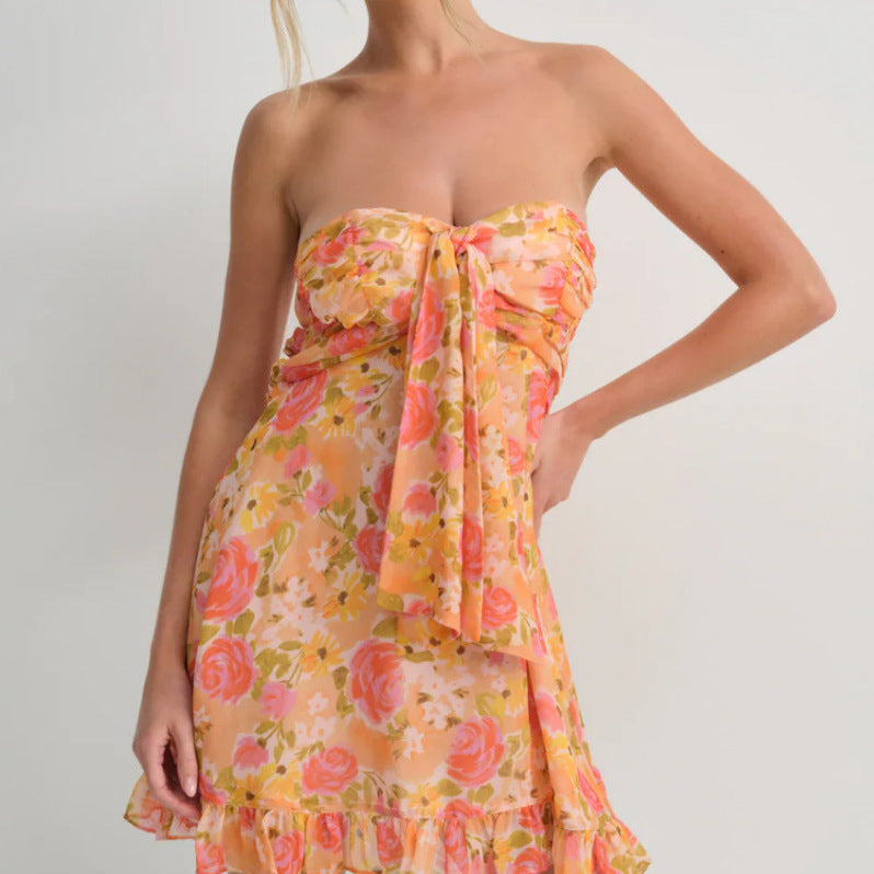 Robe sans bretelles en chiffon avec nœud frontal et ourlet volanté R&B