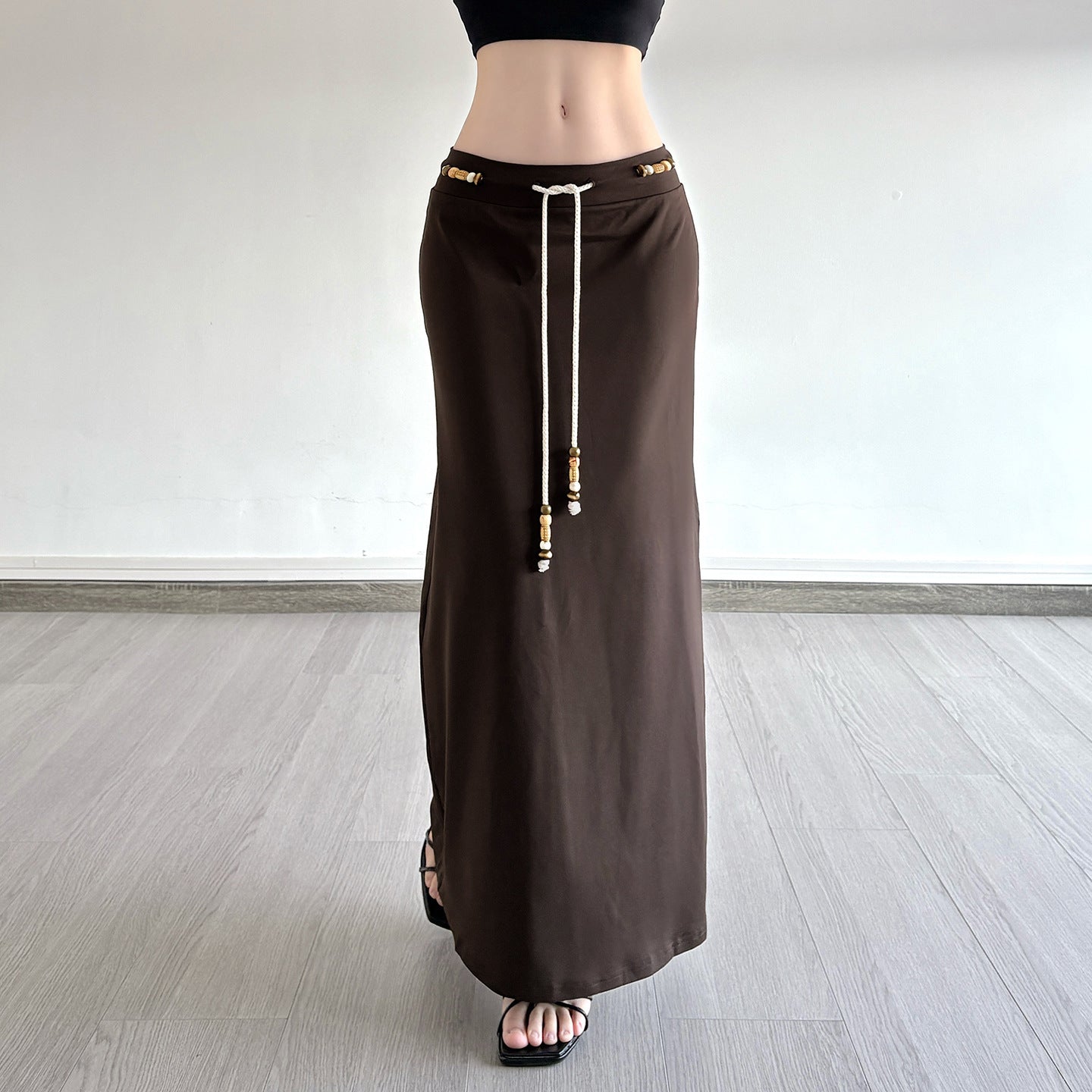 Jupe longue en jersey pour femmes avec taille ajustable et accents ludiques R&B