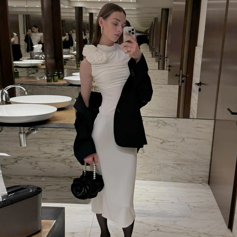 Robe de soirée ajustée pour femmes avec col asymétrique et appliqué floral Heidi-Mode