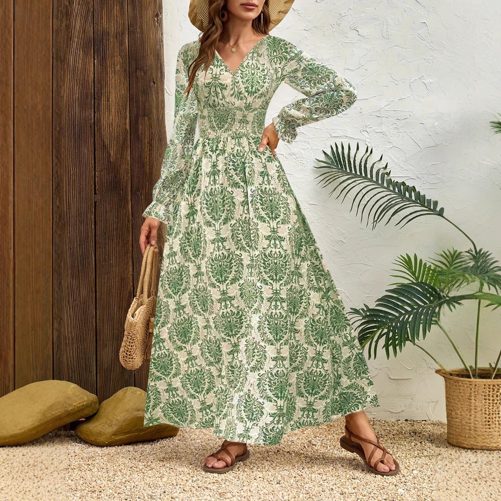 Robe maxi fluide pour femmes avec taille smockée froncée, manches trompette et imprimé ornemental Echoarchiv