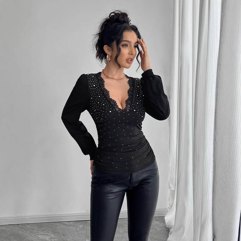 T-shirt à manches longues cintré pour femmes avec décolleté en dentelle plongeant, fronces et ornements en cristal R&B