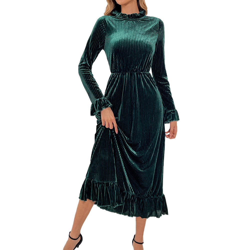 Robe midi en velours plissé avec col montant, taille froncée et ourlet volant