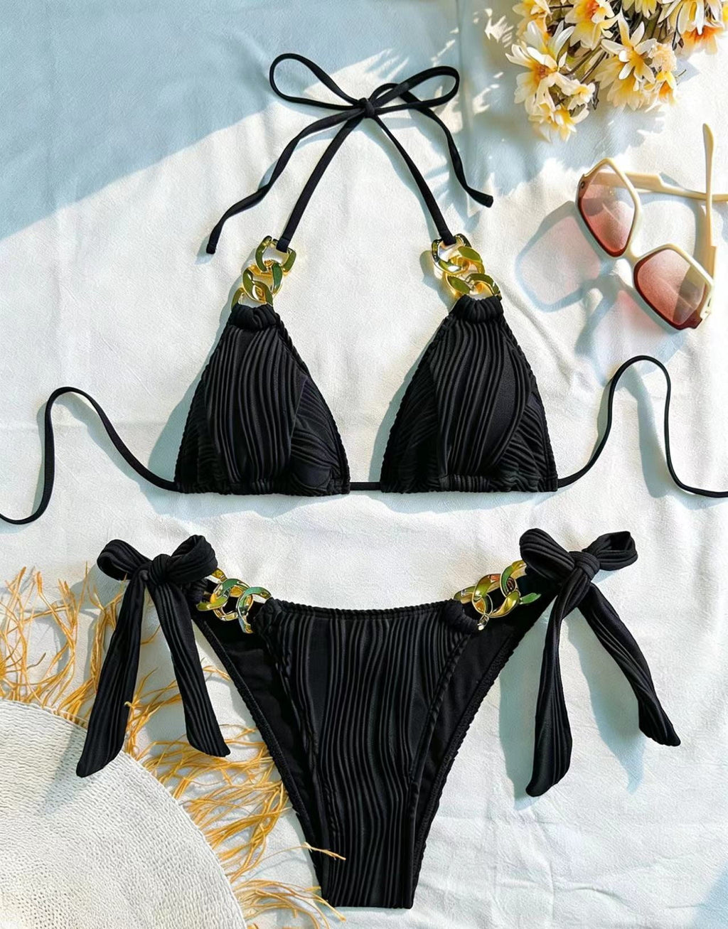 Bikini triangle pour femmes avec éléments décoratifs en chaîne Echo Archiv