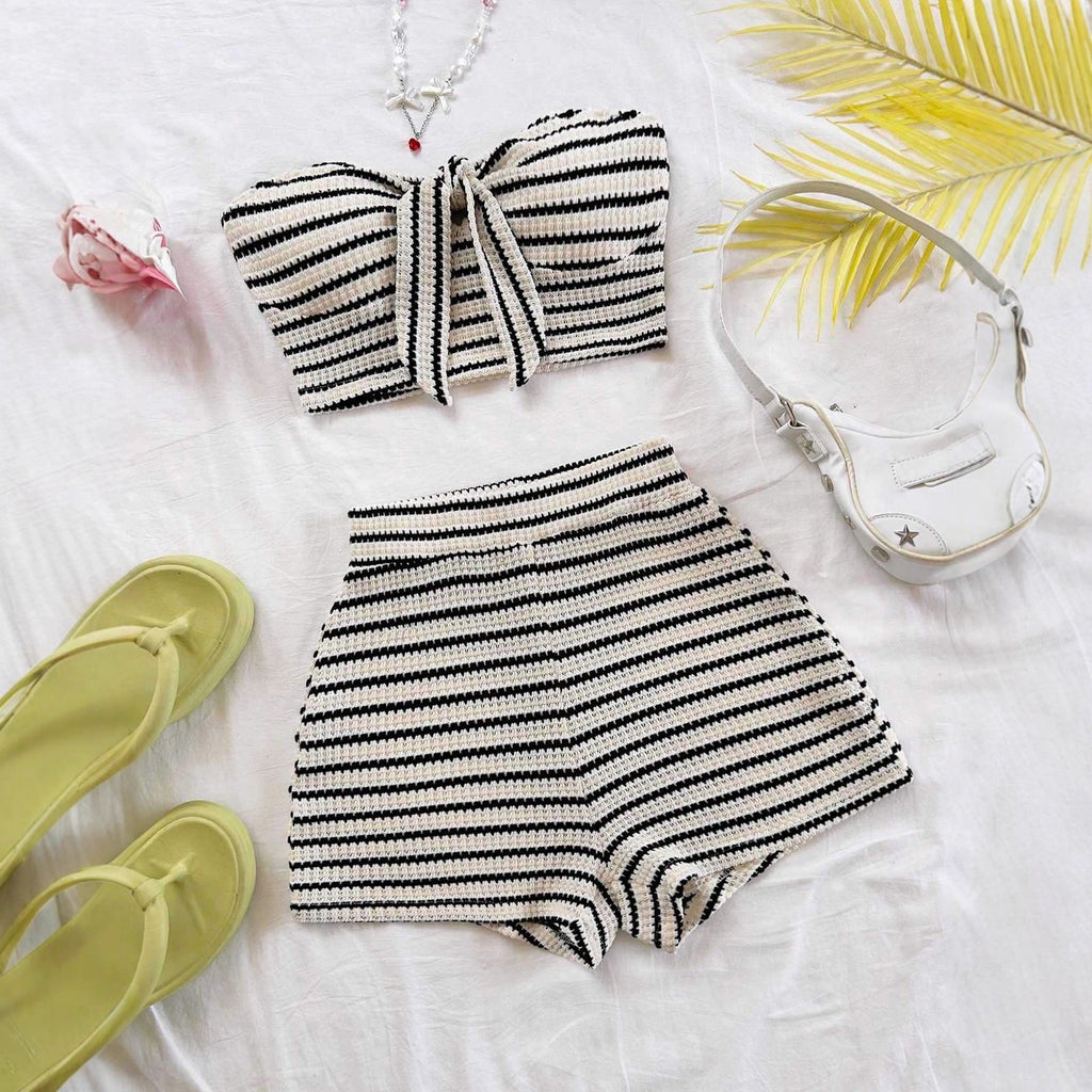 Ensemble top bandeau et short pour femmes avec motif rayé marin R&B