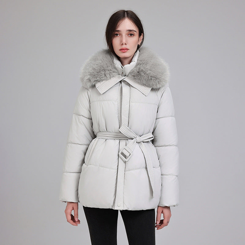 Manteau court matelassé pour femmes avec col en fausse fourrure volumineux et ceinture en tissu cintrée Echo Archiv