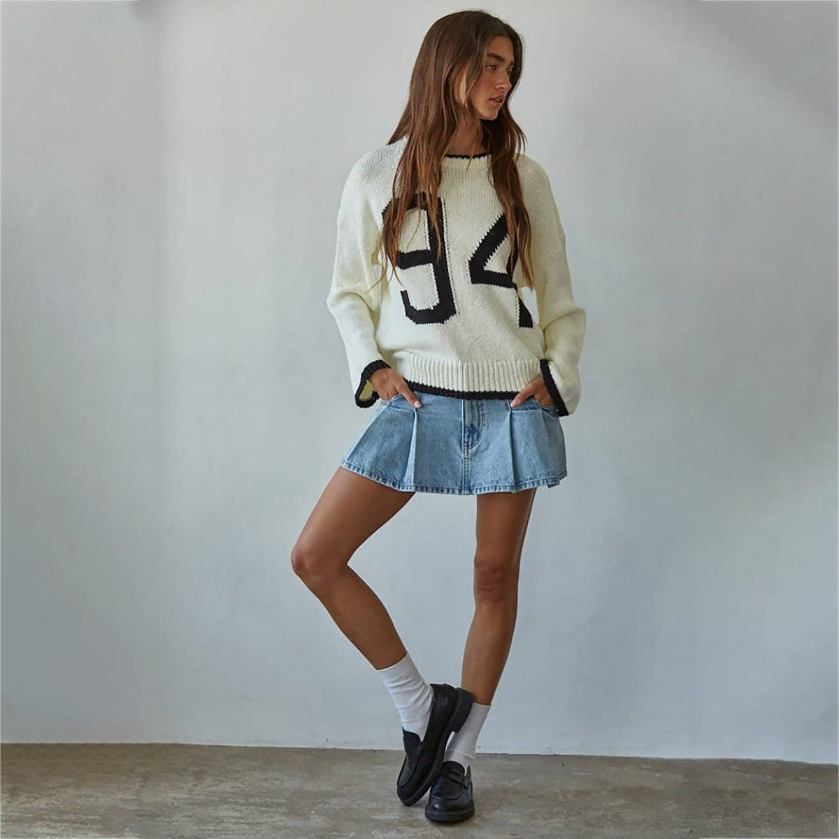 Pull en grosse maille pour femmes avec col rond, bord contrasté et silhouette oversized Echoarchiv