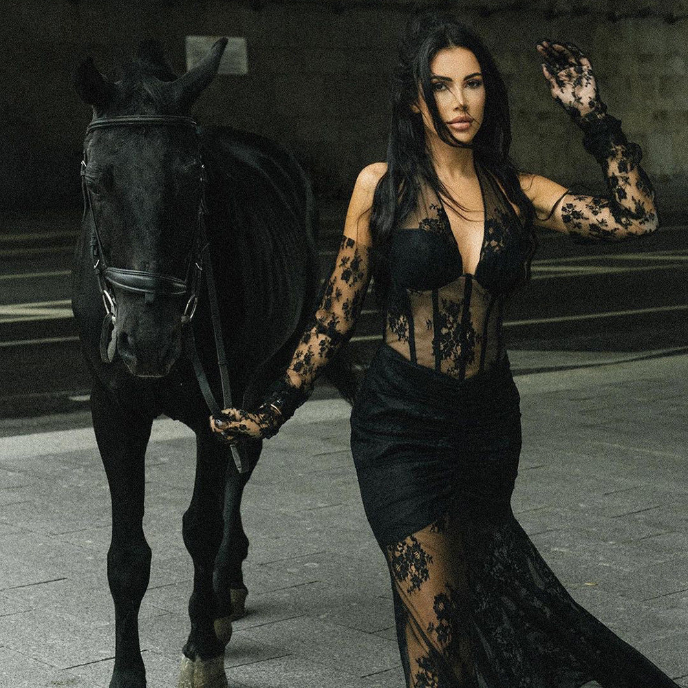 Robe en dentelle élégante pour femmes avec manches longues et plis raffinés Heidi-Mode