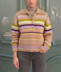 Pull en tricot rayé pour femmes avec col polo et patte de boutonnage Echoarchiv