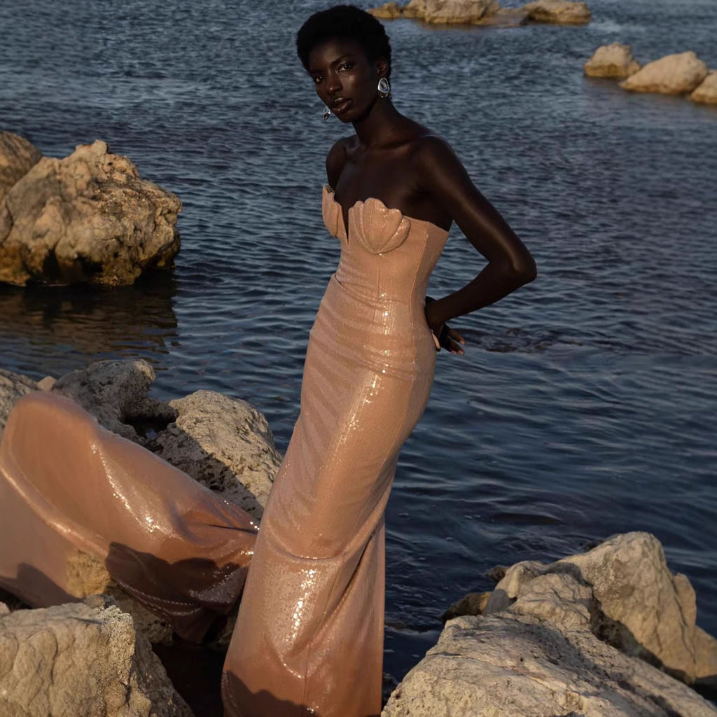 Robe de soirée ajustée pour femmes avec décolleté en cœur et détails élégants Heidi-Mode