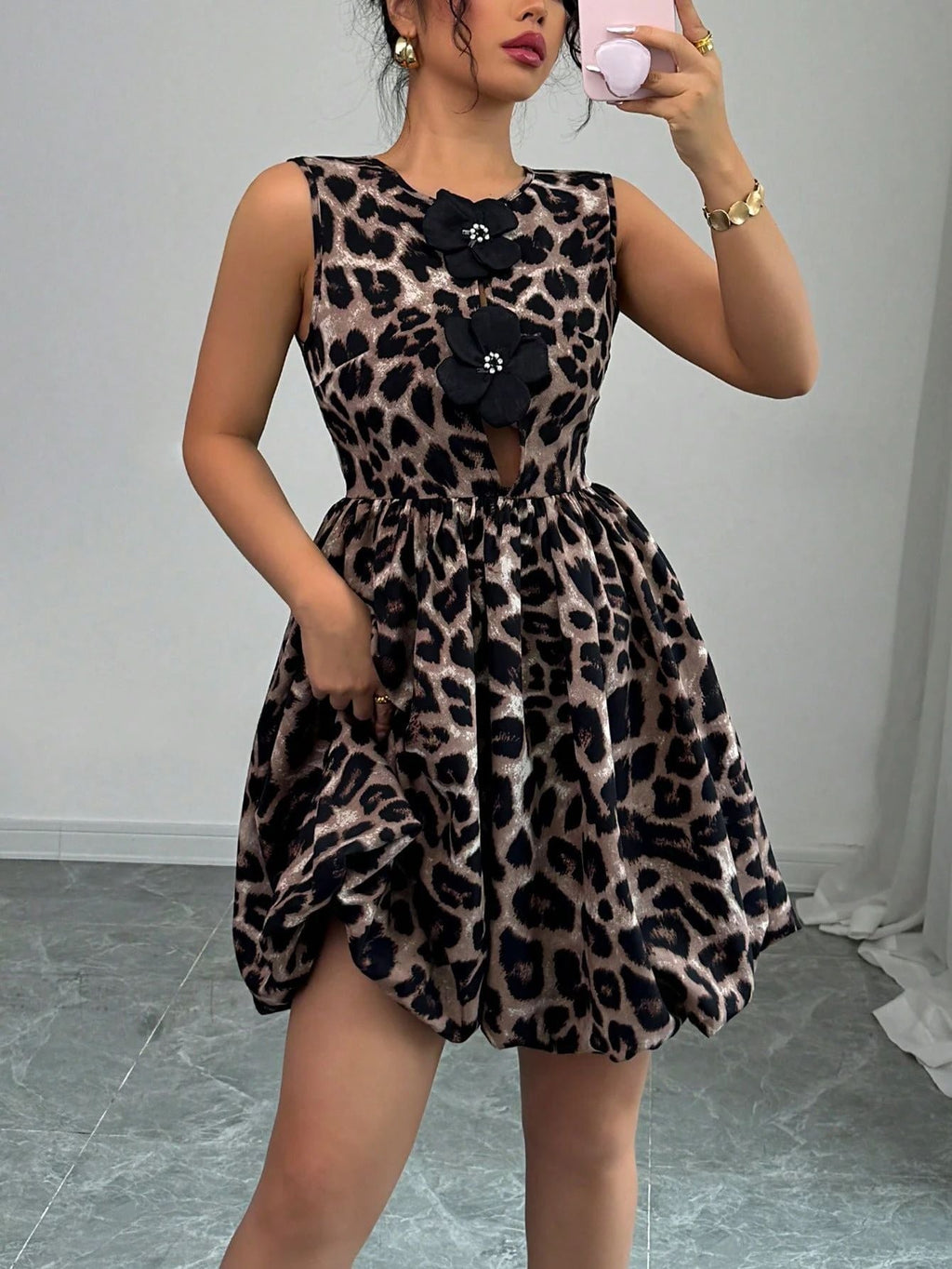 Robe de soirée courte pour femmes avec motif léopard, appliques florales et jupe ballon cintrée R&B