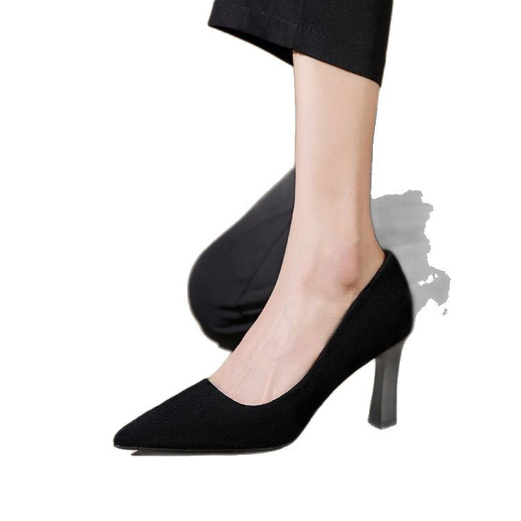 Escarpins mode pour femmes avec silhouette élégante R&B