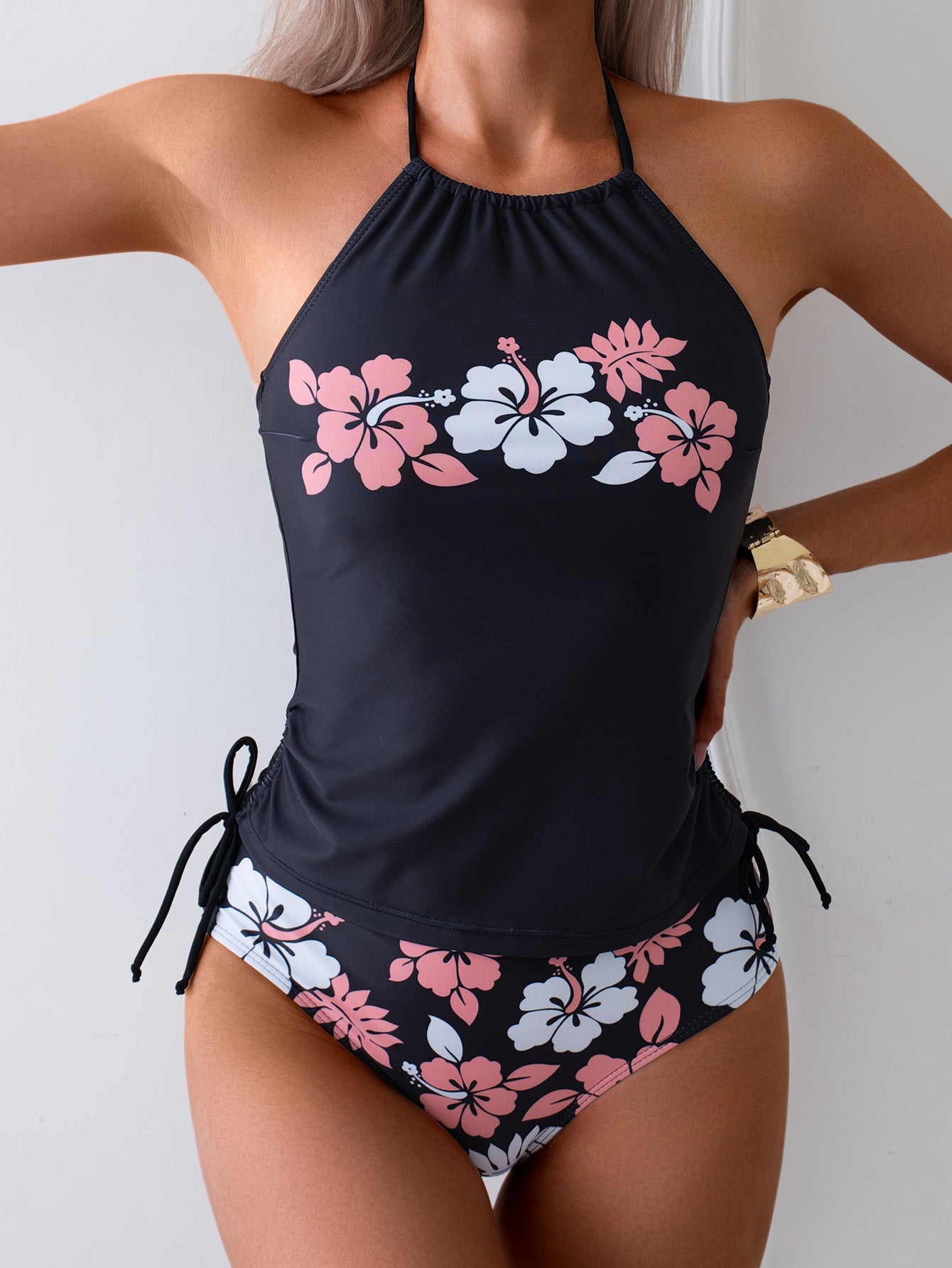 Ensemble Tankini Femme avec haut floral et shorts contrastants Echo Archiv