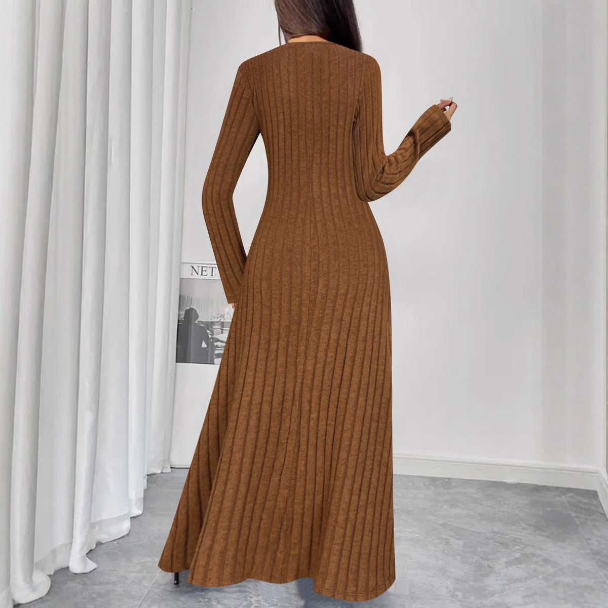 Robe maxi en tricot côtelé pour femmes avec couture à la taille et patte de boutonnage Echoarchiv