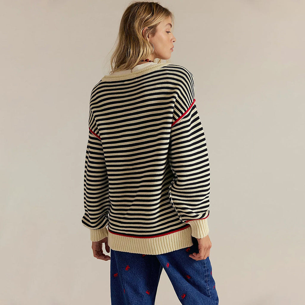 Pull-over rayé oversize pour femmes avec coupe ample, bords-côtes et passepoils contrastés Echoarchiv