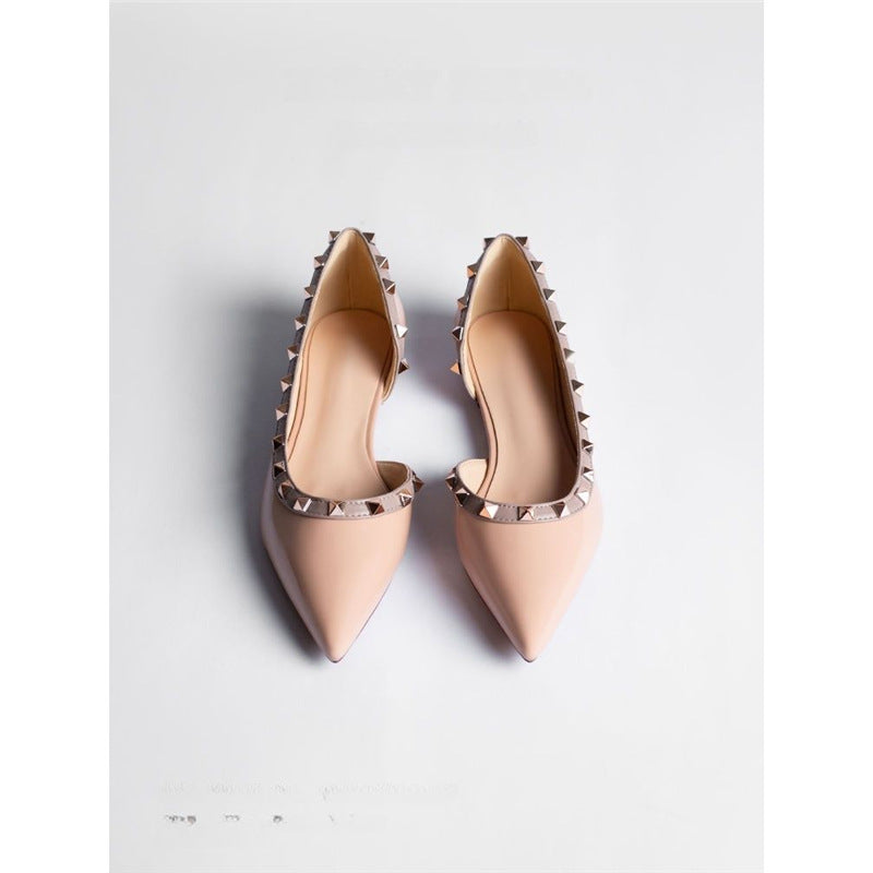 Ballerines élégantes à bout pointu pour femmes avec des ornements glamour R&B