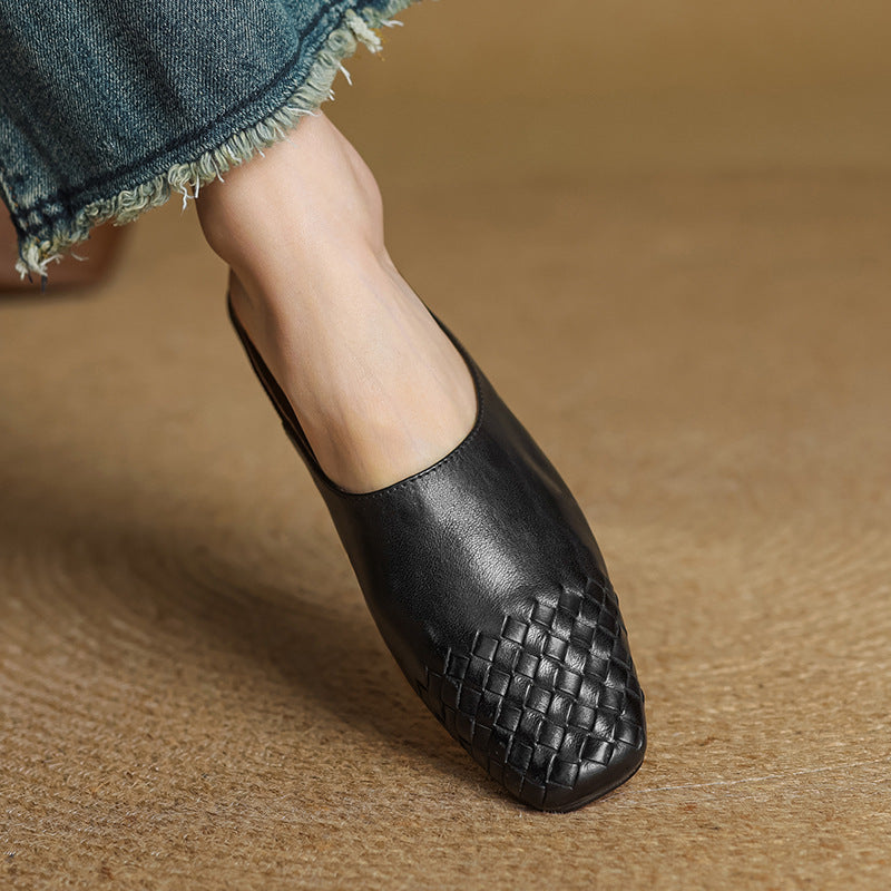 Alessira | Pantoufles en cuir classiques à bout fermé