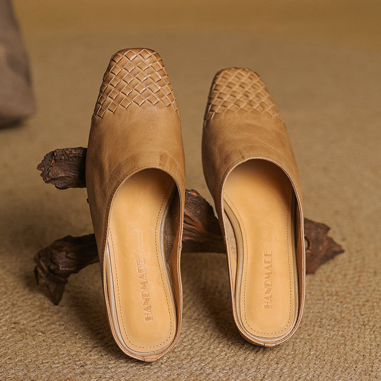 Alessira | Pantoufles en cuir classiques à bout fermé