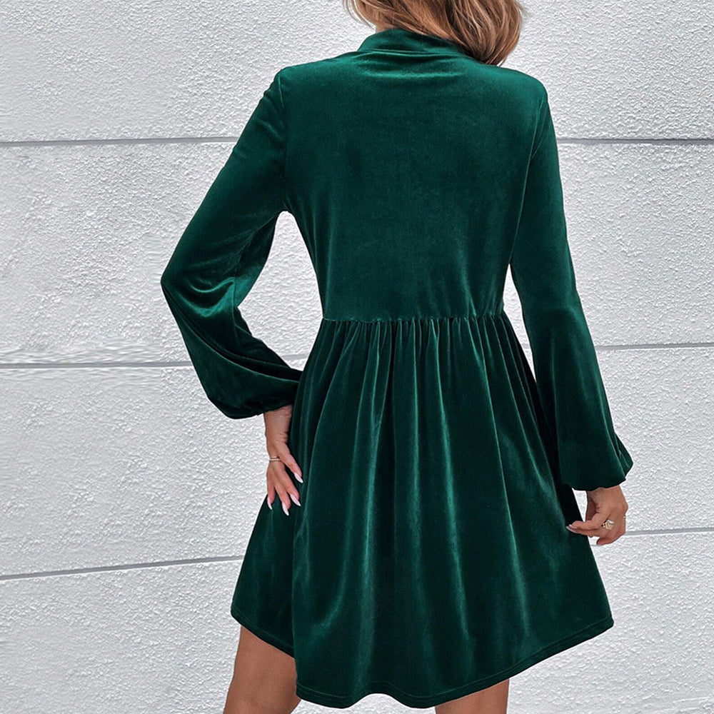 Robe mini babydoll en velours pour femmes avec taille empire, lien à franges et manches longues en cloche