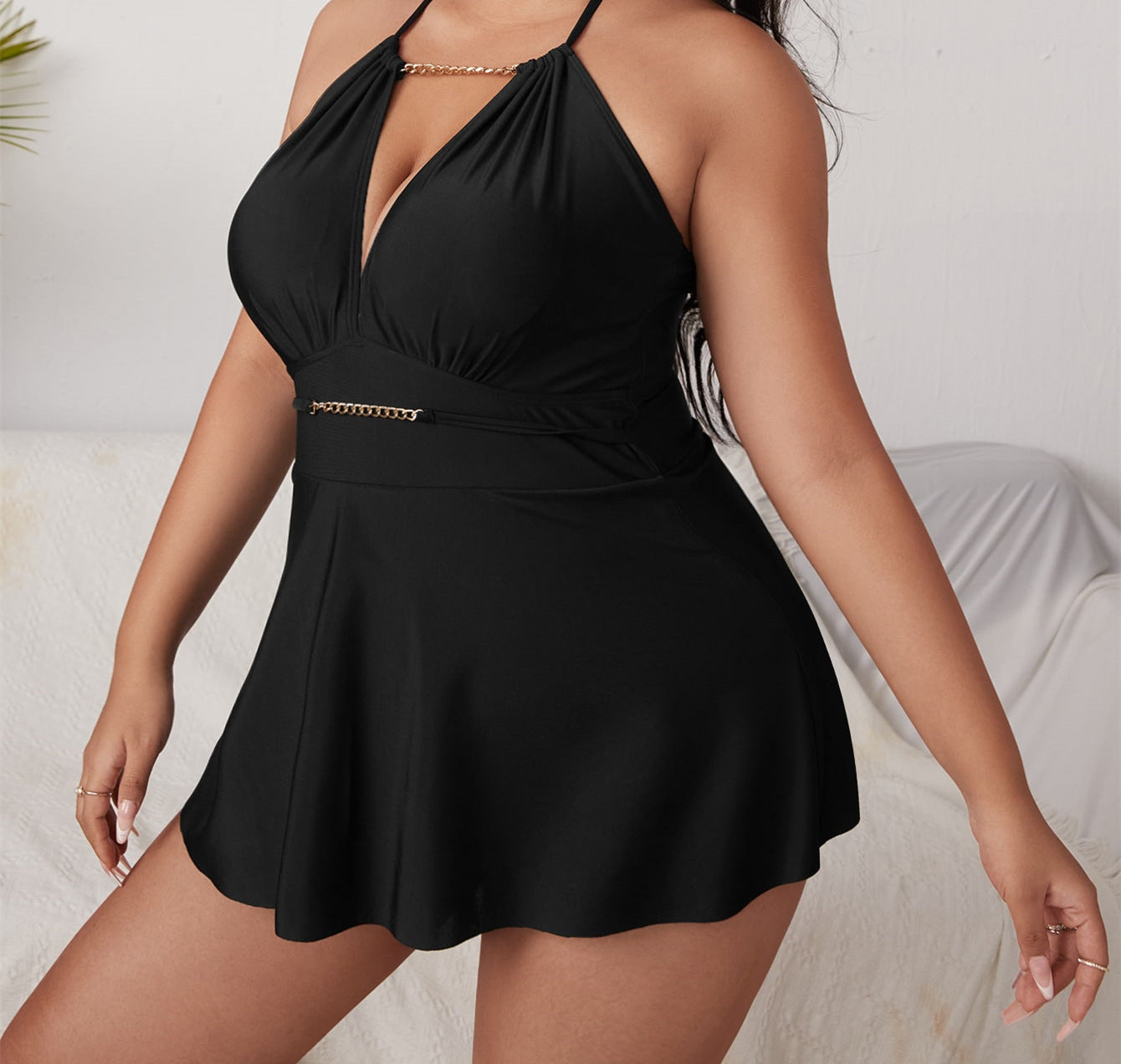 Robe de plage pour femmes avec décolleté en V profond et détail en chaîne Echo Archiv