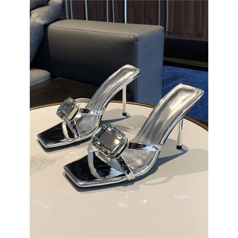 Mocassins élégants pour femmes avec détail en bijou scintillant R&B