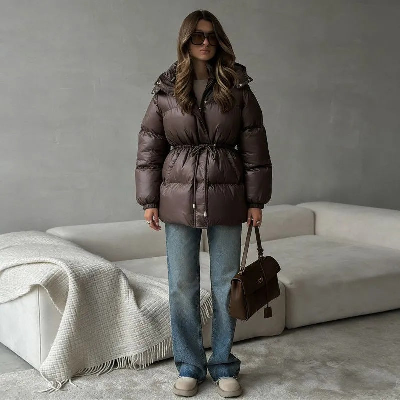 Veste à capuche pour femmes avec cordon de taille ajustable et finition brillante