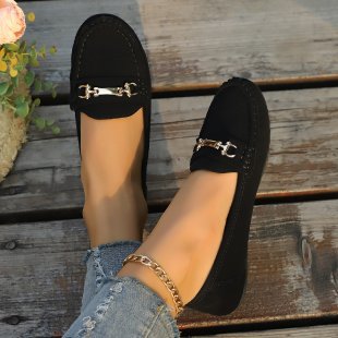 Mocassins pour femmes avec design perforé et accent de boucle décoratif R&B