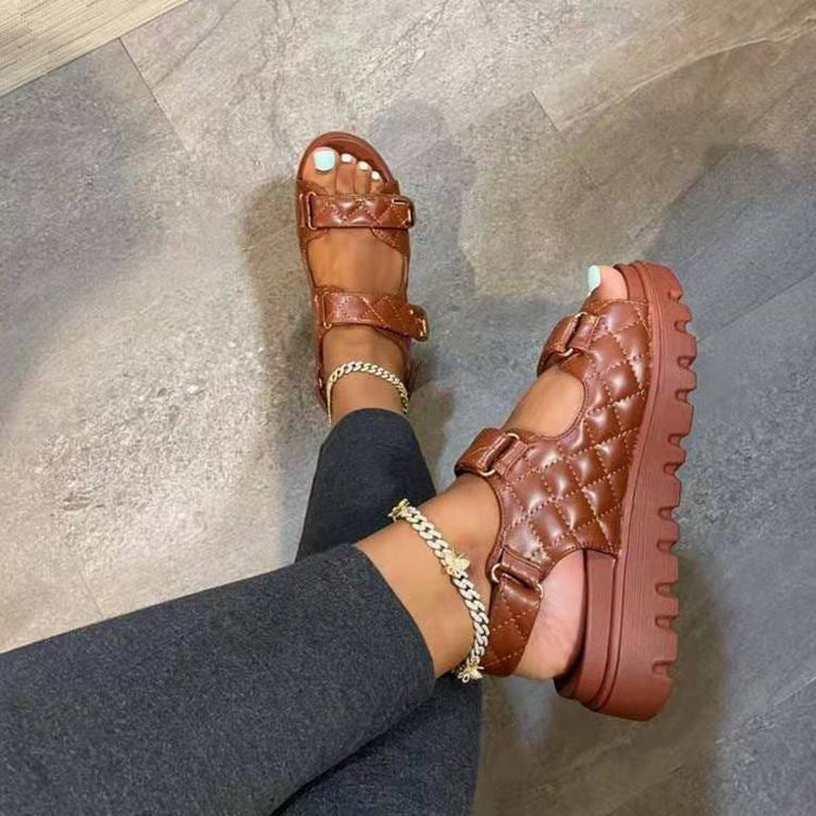 Sandales tendance pour femmes au design moderne R&B