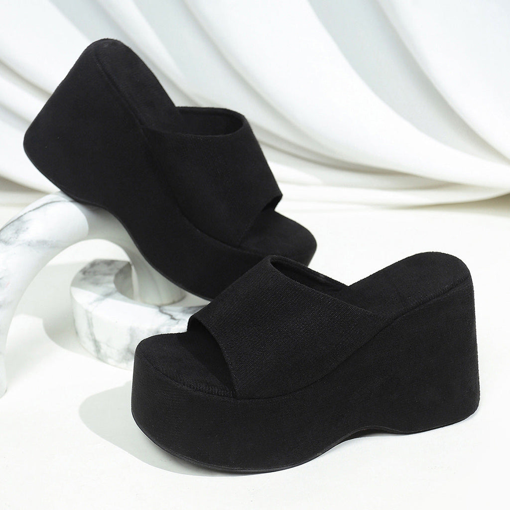 Sandales compensées pour femmes avec plateforme tendance et brides fermées R&B