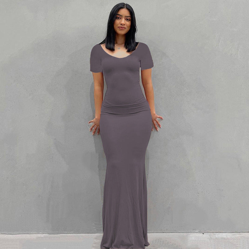 Robe maxi en jersey ajustée pour femmes avec drapés cintrés, manches longues et ourlet évasé Echoarchiv