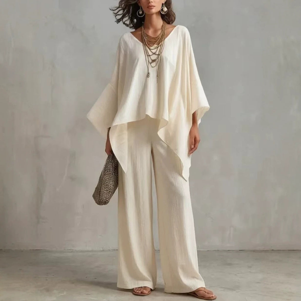 Ensemble féminin à deux pièces avec un haut poncho surdimensionné et un pantalon palazzo large EB