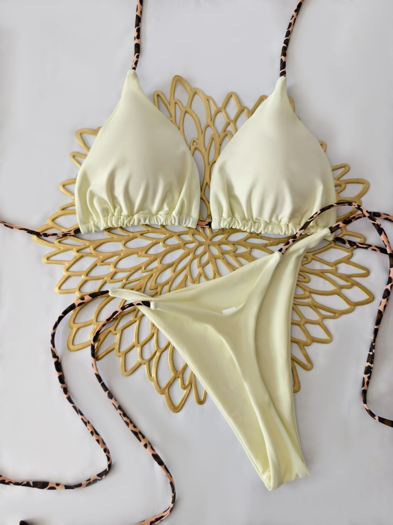 Bikini triangle pour femmes avec détail floral Echo Archiv