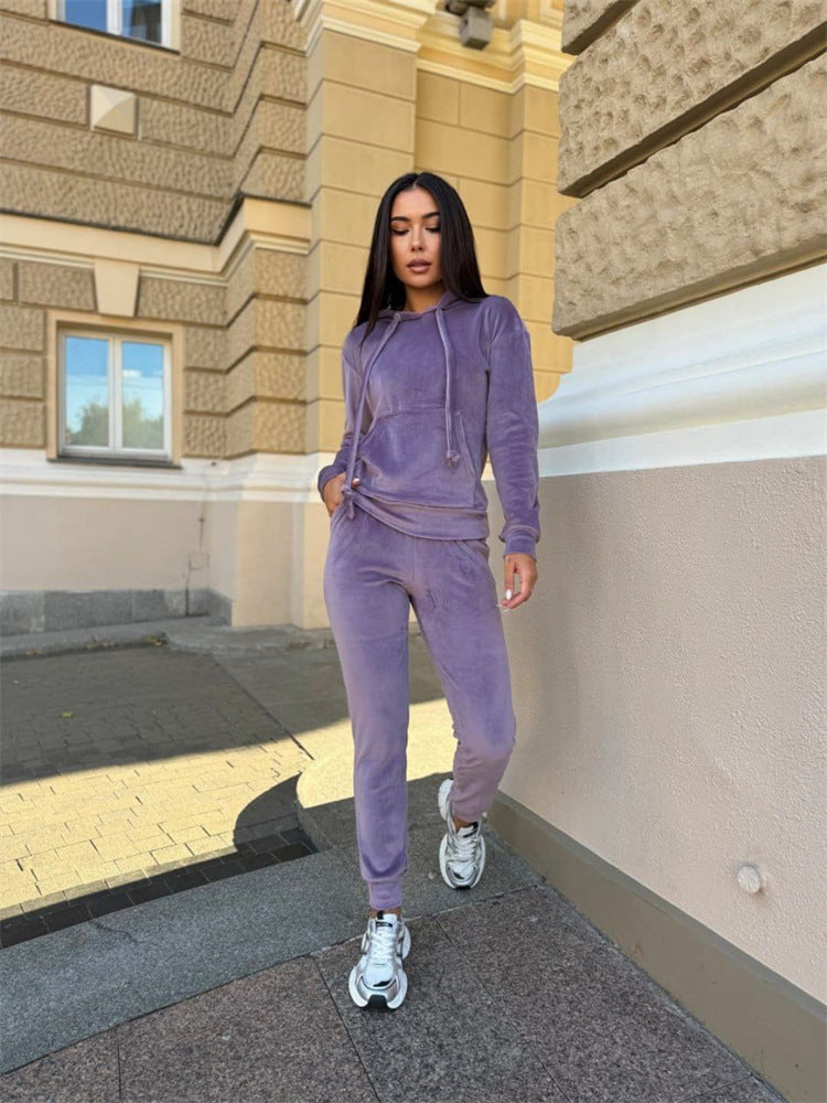 Ensemble lounge en velours doux pour femmes avec sweat à capuche et jogging tapered Echo Archiv