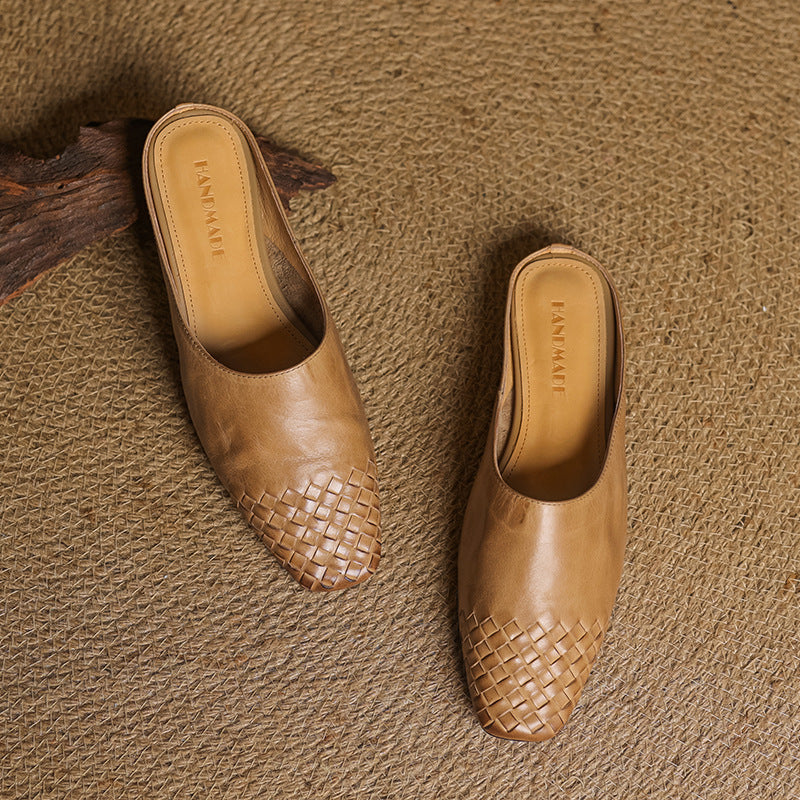 Alessira | Pantoufles en cuir classiques à bout fermé