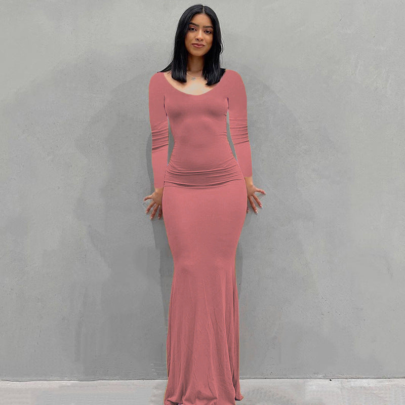 Robe maxi en jersey ajustée pour femmes avec drapés cintrés, manches longues et ourlet évasé Echoarchiv