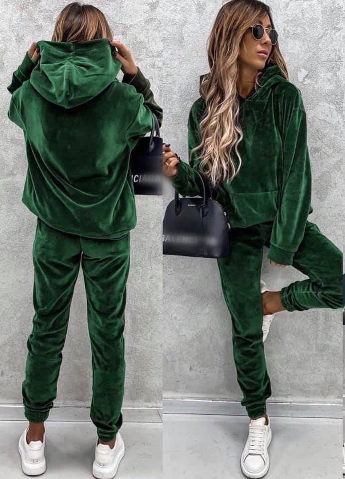 Ensemble de lounge en velours pour femmes avec un pull à capuche douillet et un jogging fuselé Echo Archive