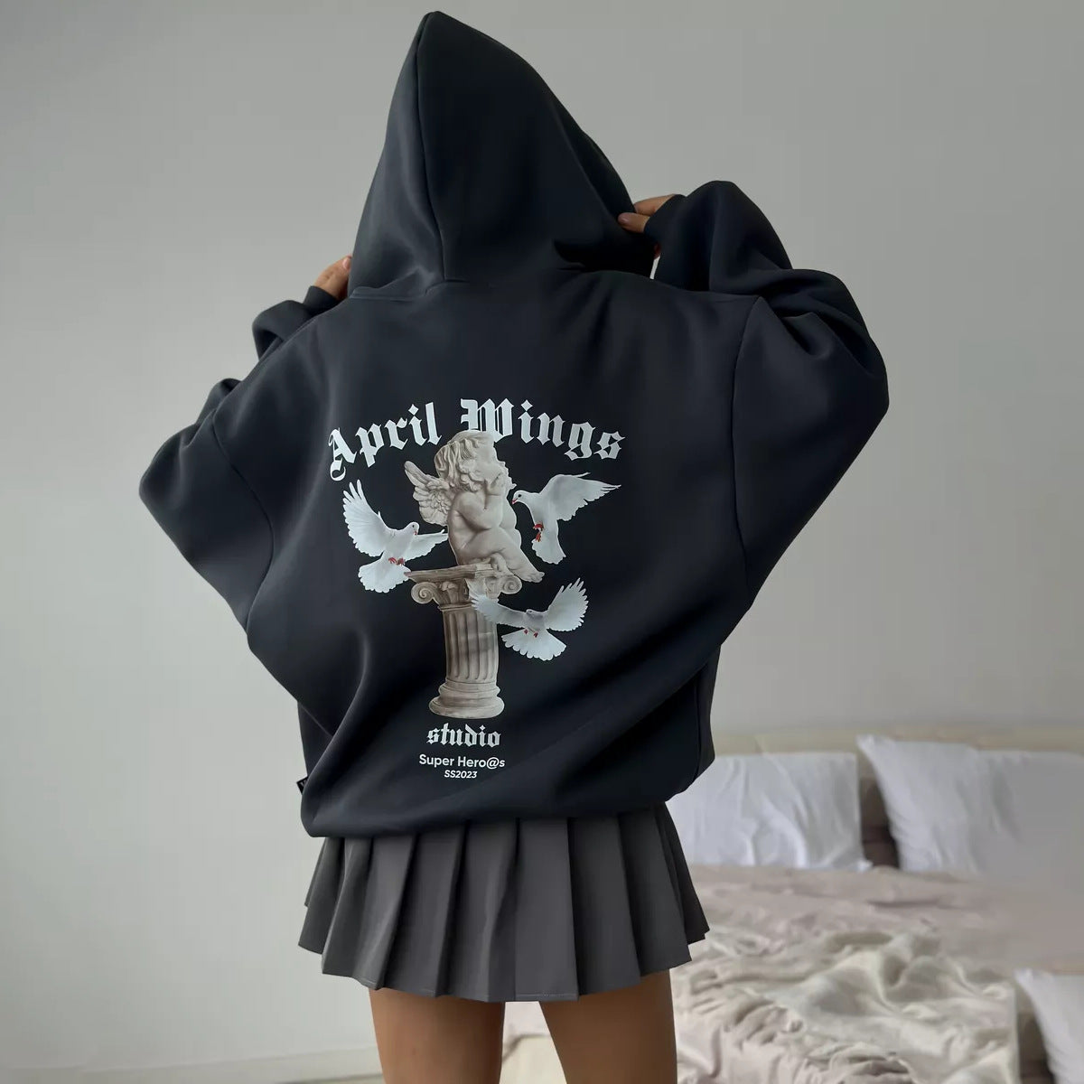 Sweat à capuche oversize pour femmes avec imprimé d'ange et impression artistique au dos Echo Archiv