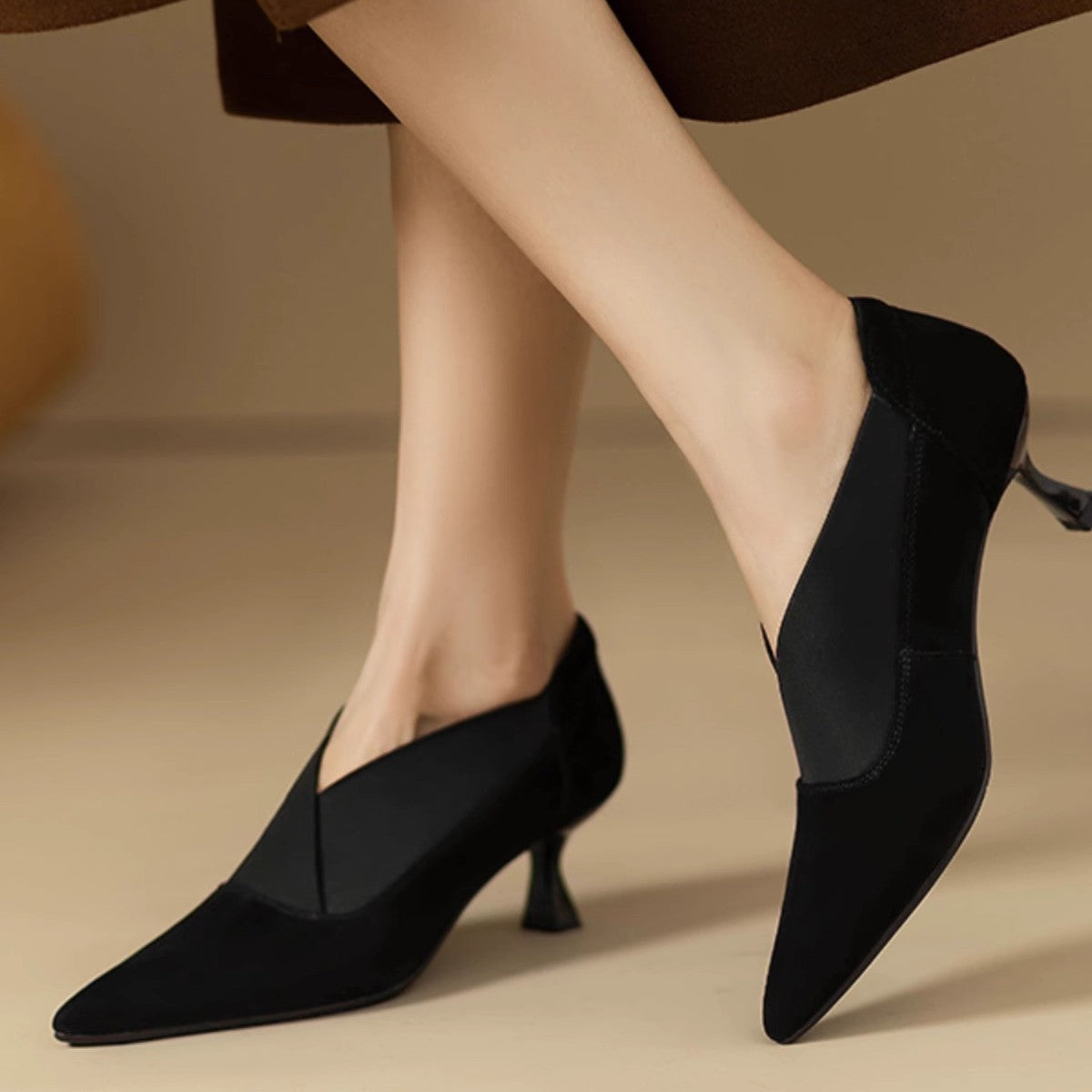 Chaussures à talons élégantes pour femmes avec design incurvé R&B