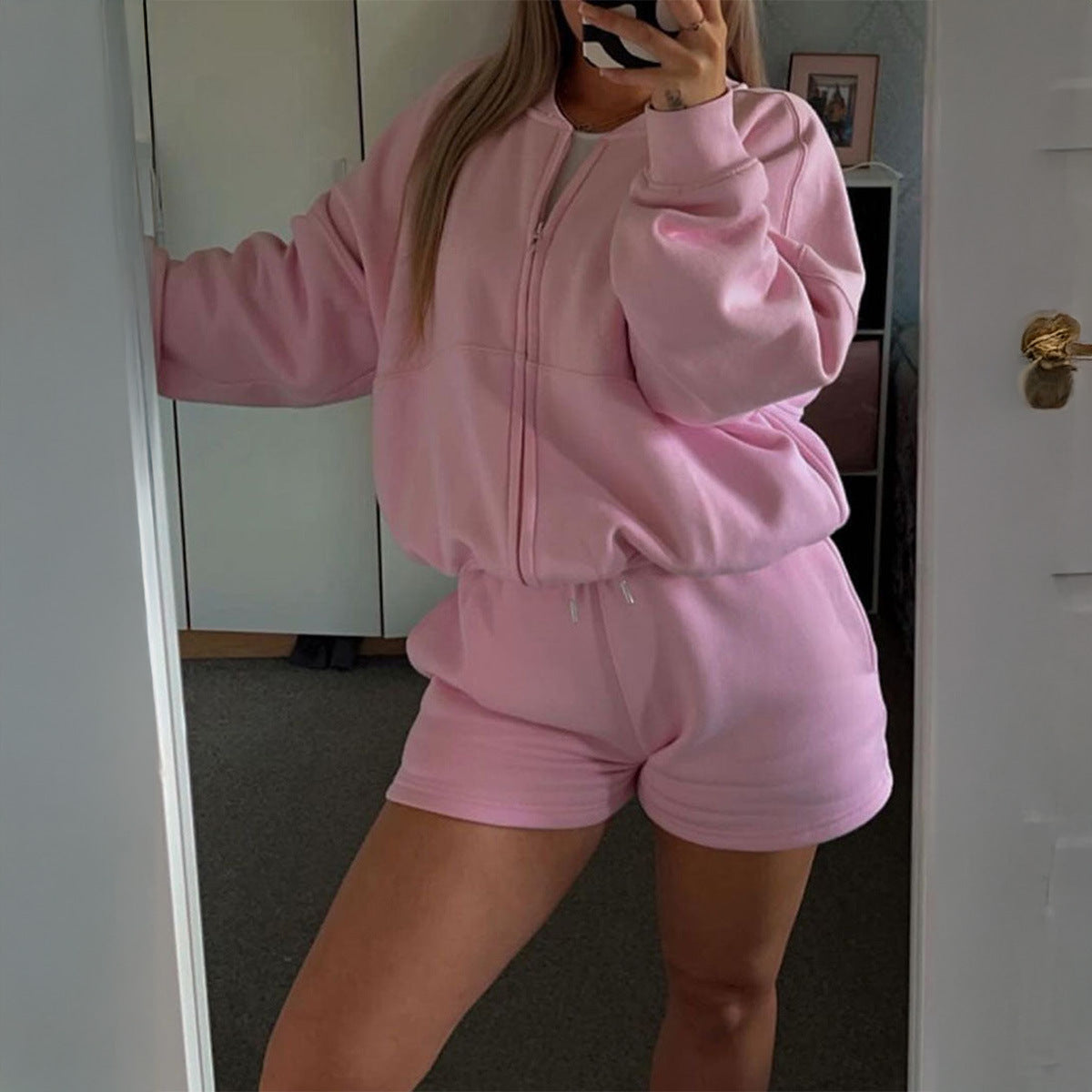 Ensemble de sweat à deux pièces pour femmes avec veste oversized à fermeture éclair et shorts taille haute élastiques Echo Archiv