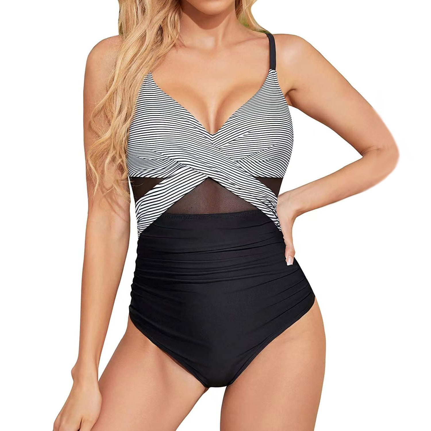Maillot de bain une pièce haut de gamme pour femmes avec des détails tendance en cut-out R&B