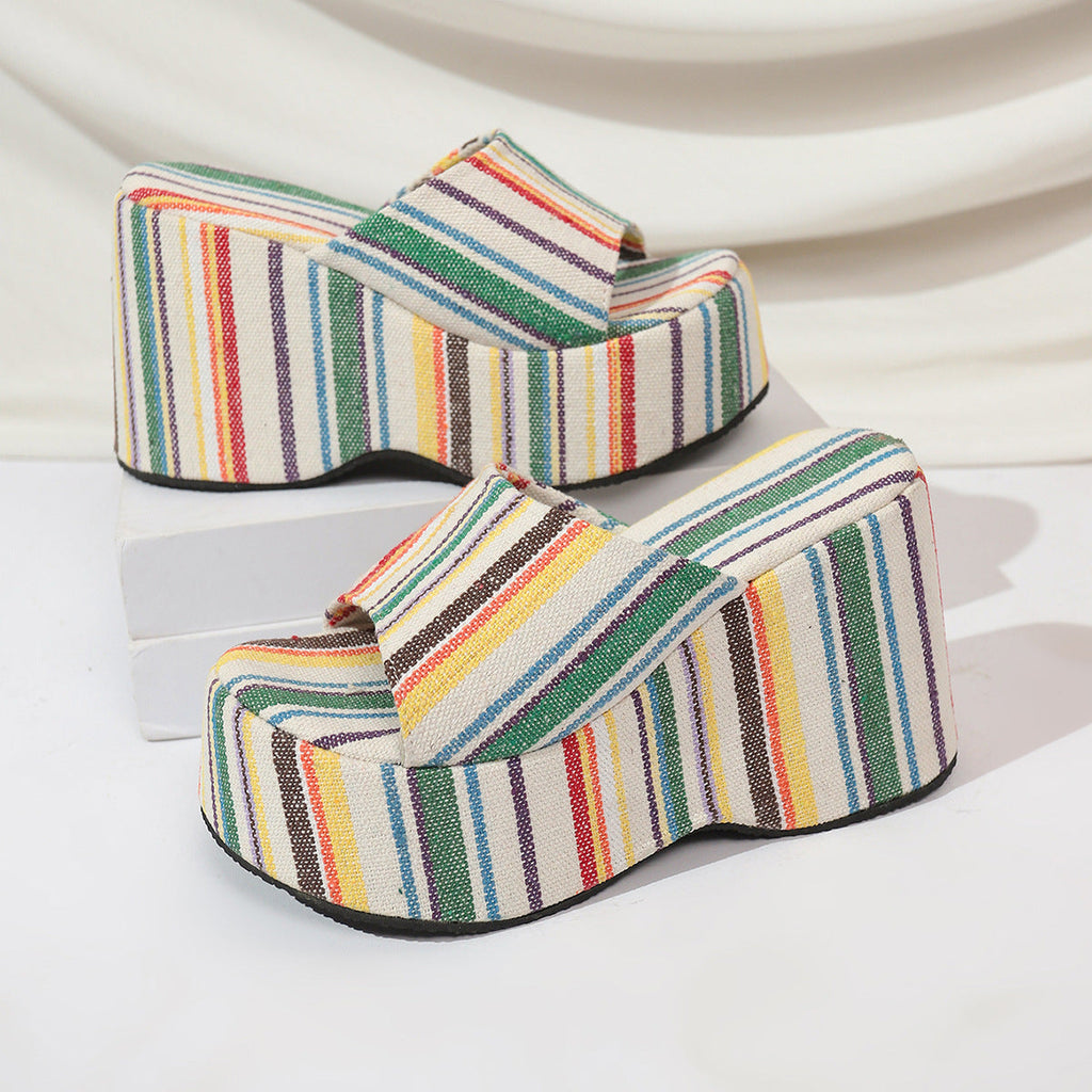 Sandales compensées pour femmes avec plateforme tendance et brides fermées R&B