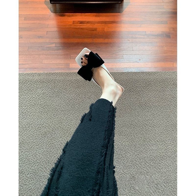 Ballerines élégantes pour femmes avec un délicat détail de nœud R&B