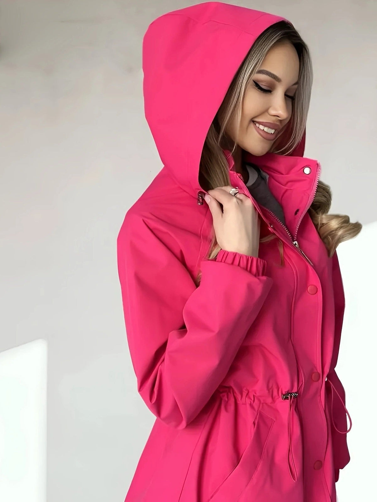 Veste d'extérieur légère et fonctionnelle pour femmes