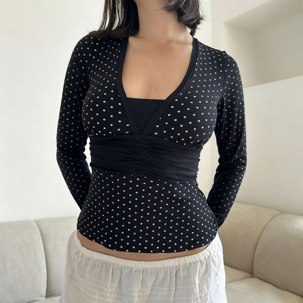 Blouse wrap cintrée pour femmes avec motif à pois, décolleté en V profond et large ceinture Echo Archiv
