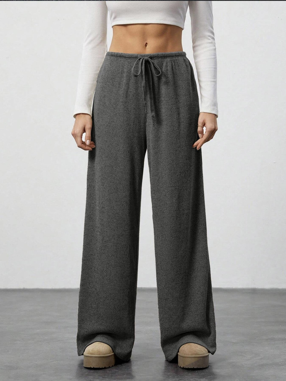 Pantalon de lounge en tricot côtelé doux pour femmes avec jambe large et cordon Echoarchiv