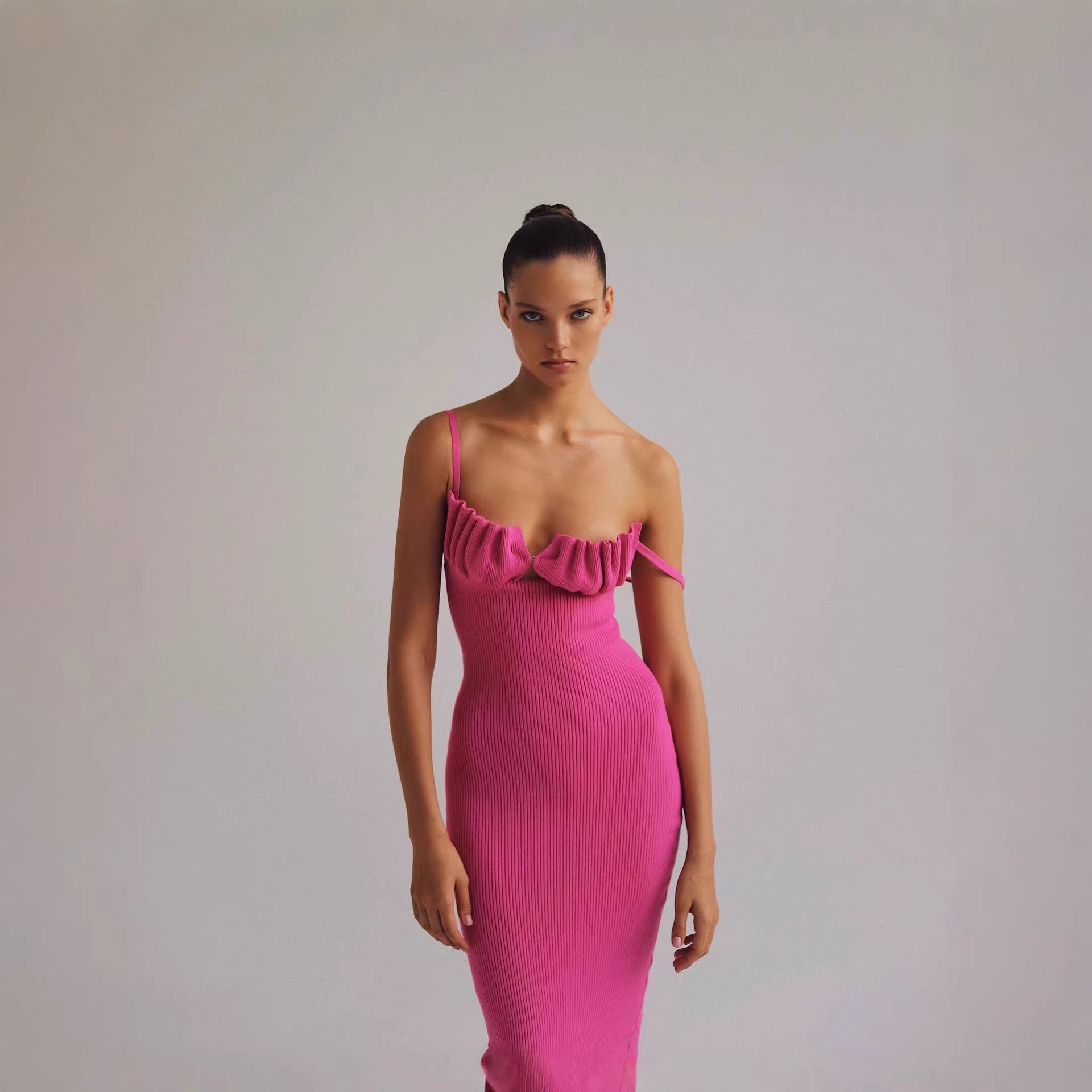 Robe maxi ajustée pour femmes avec fente raffinée et bretelles rembourrées Heidi-Mode