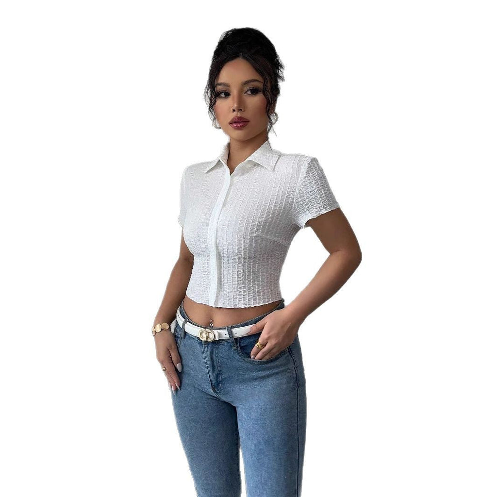 Blouse courte cintrée sans manches avec structure crêpe col chemise et patte de boutonnage R&B