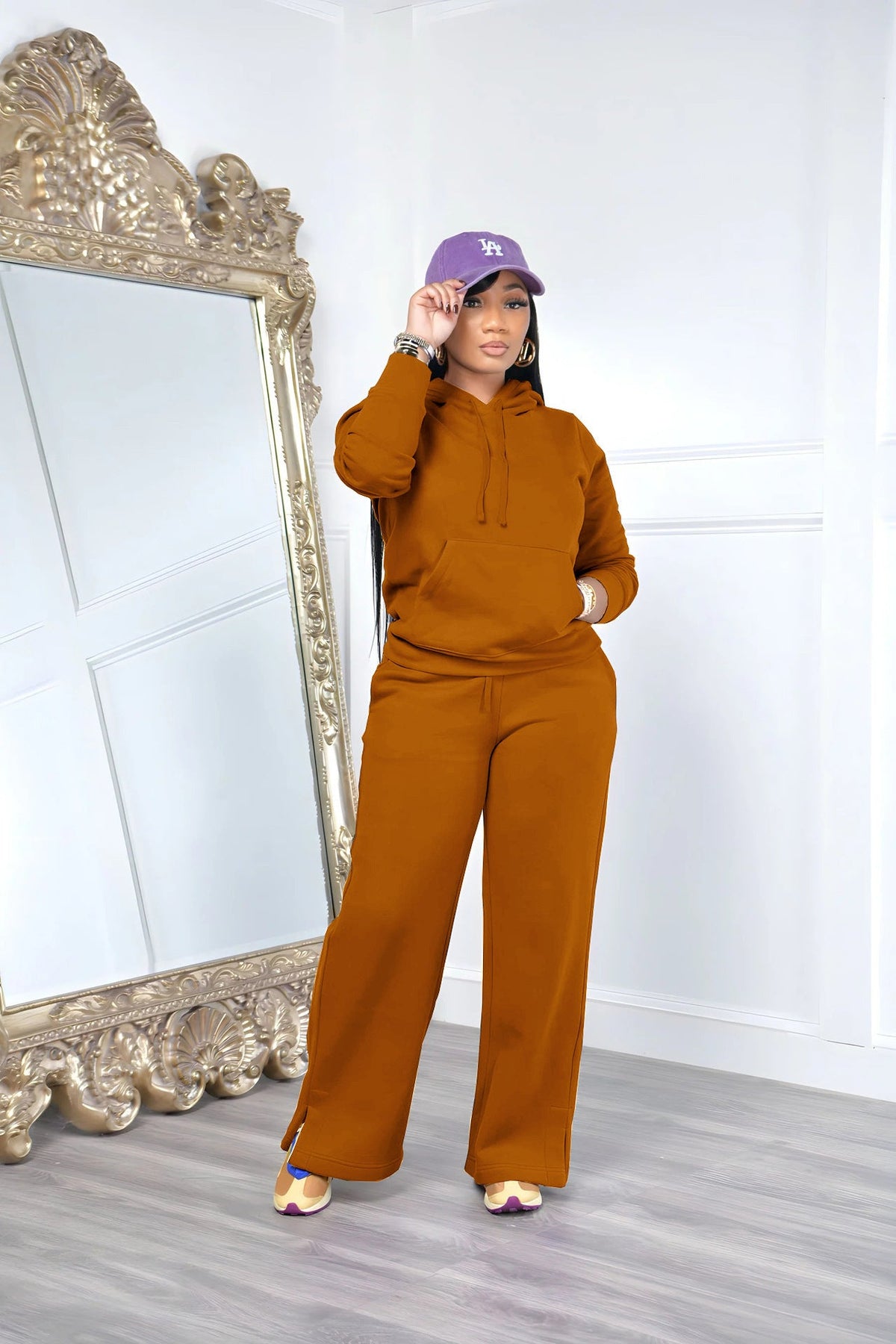 Ensemble de détente pour femmes avec pantalon palazzo taille haute, sweat à capuche avec poche kangourou et fente latérale Echo Archiv