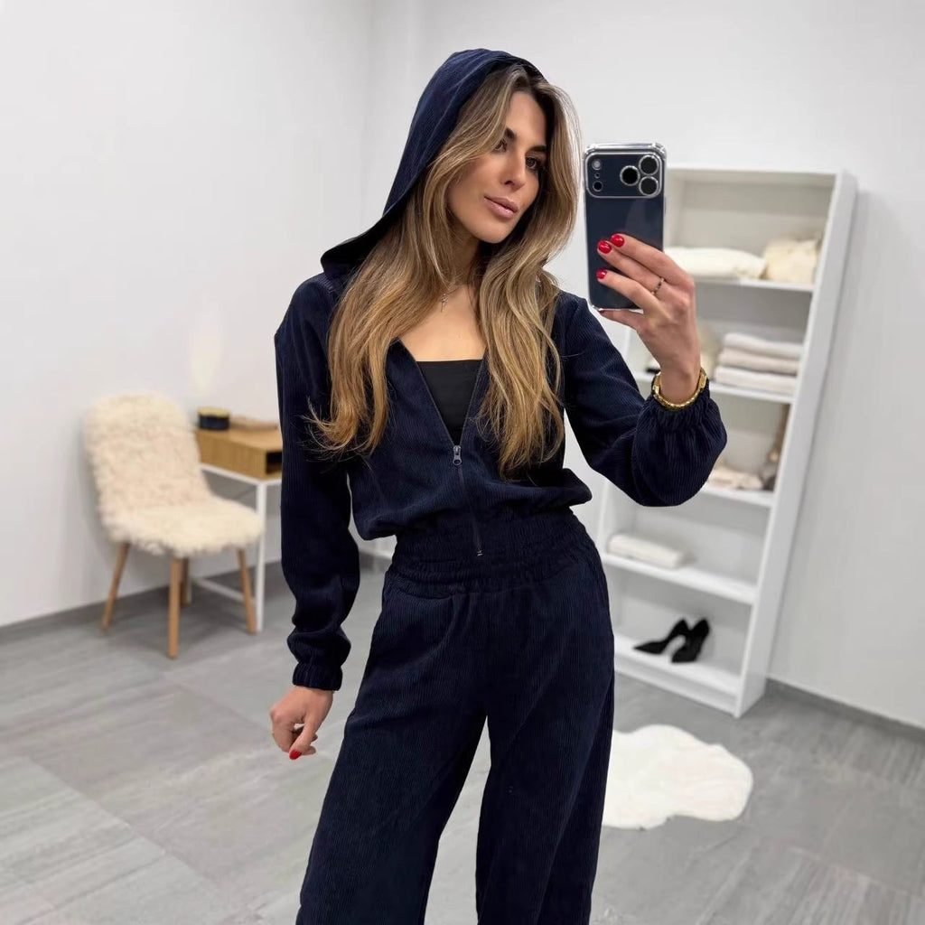 Ensemble en velours côtelé doux pour femmes avec veste à capuche courte et pantalon confortable Echo Archiv