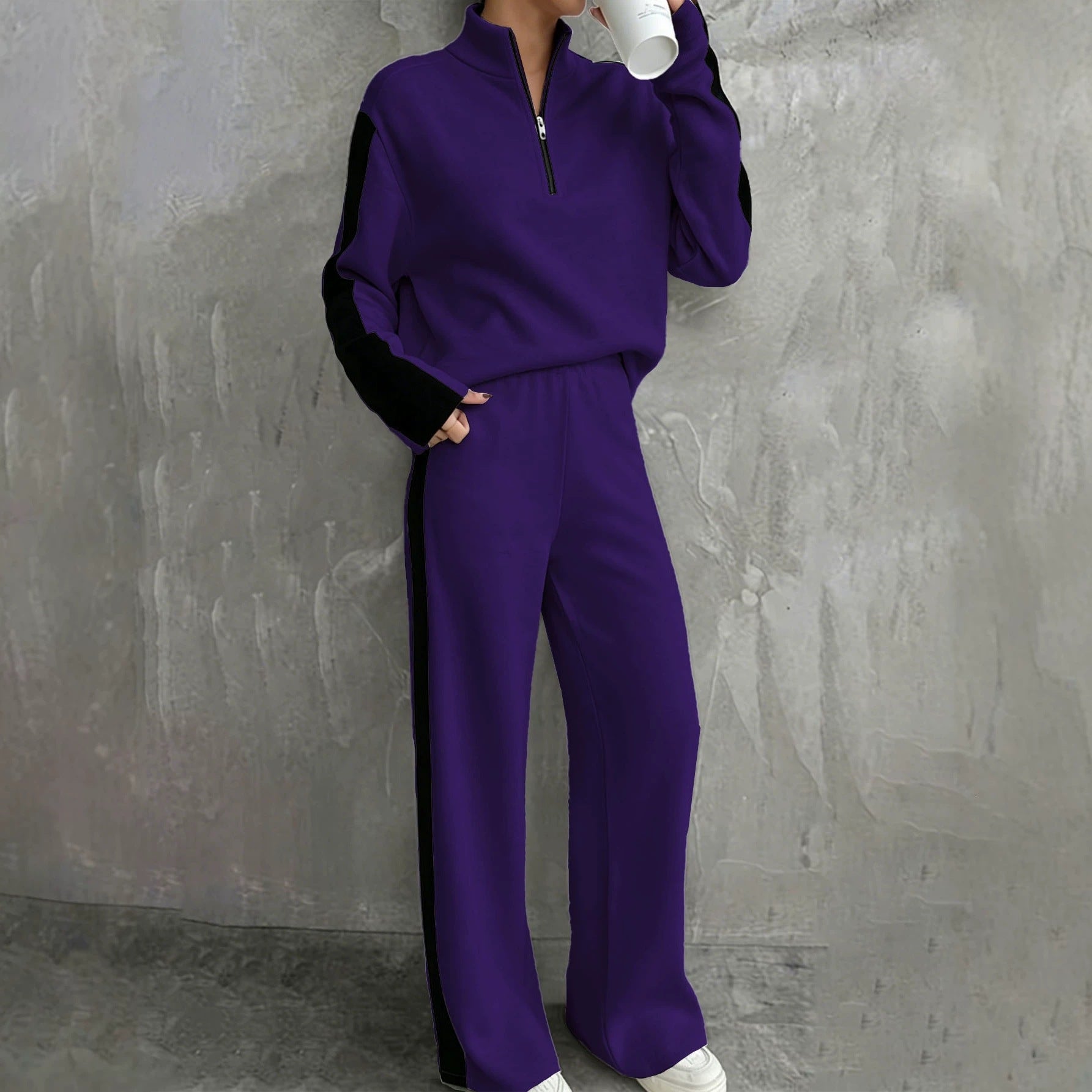 Ensemble de jogging décontracté pour femmes avec demi-zip, taille élastique et bandes contrastées sur les côtés Echo Archiv